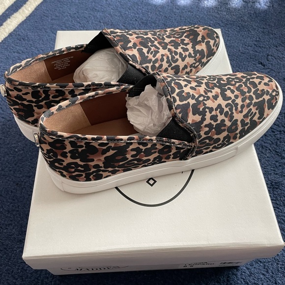 Steve Madden Leopard Slip On - Picture 3 of 5